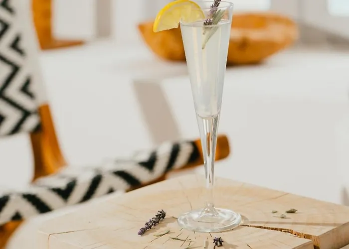 Mr And Mrs White Paros Nausa