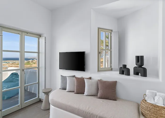 Mr And Mrs White Paros 4*