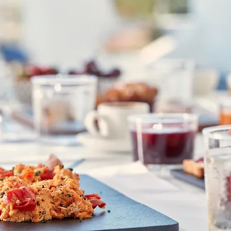 Hotel Mr And Mrs White Paros