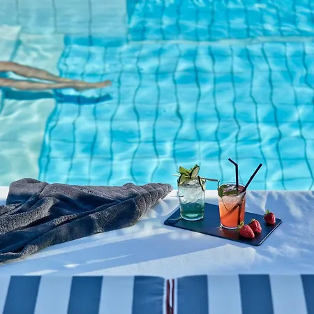Mr And Mrs White Paros Hotel 4*