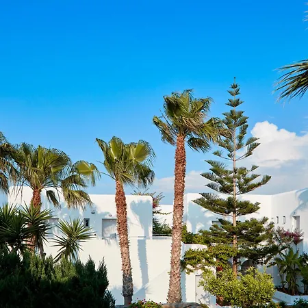 Mr And Mrs White Paros 4*