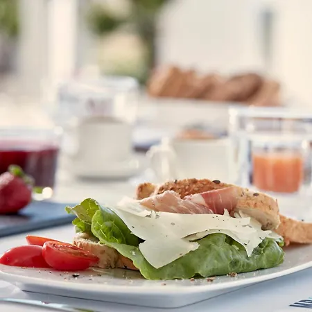 Hotel Mr And Mrs White Paros 4*