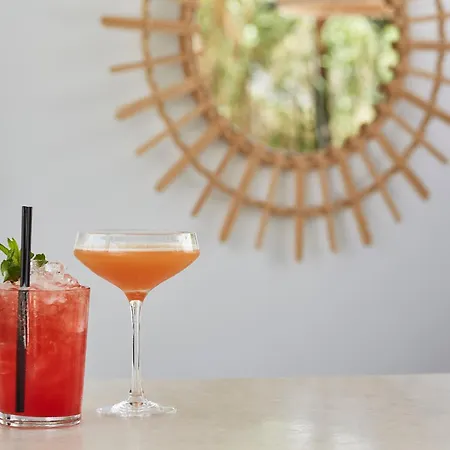 Mr And Mrs White Paros Naoussa