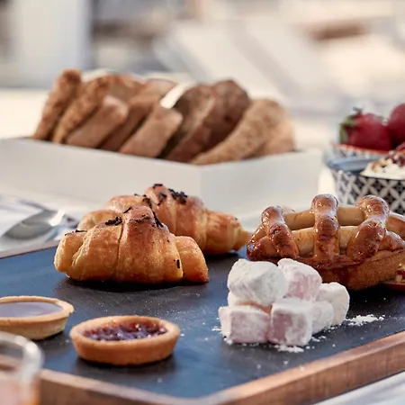 Mr And Mrs White Paros 4*