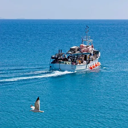 Mr And Mrs White Paros 4* Naoussa