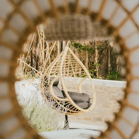 Mr And Mrs White Paros Naoussa