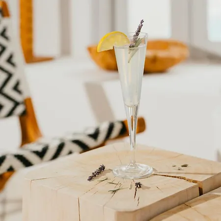 Mr And Mrs White Paros Naoussa