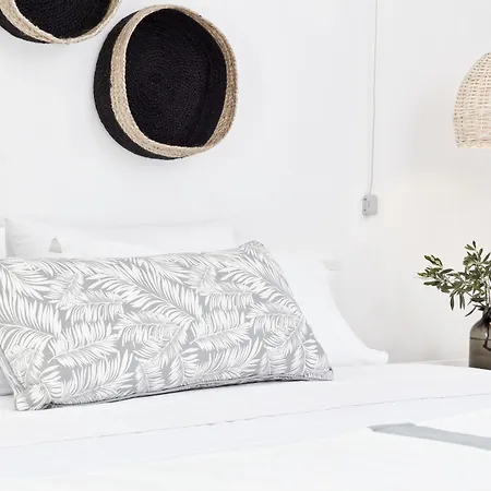 Mr And Mrs White Paros 4*