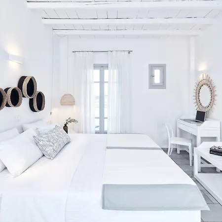 Mr And Mrs White Paros 4*