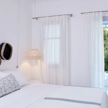 Mr And Mrs White Paros