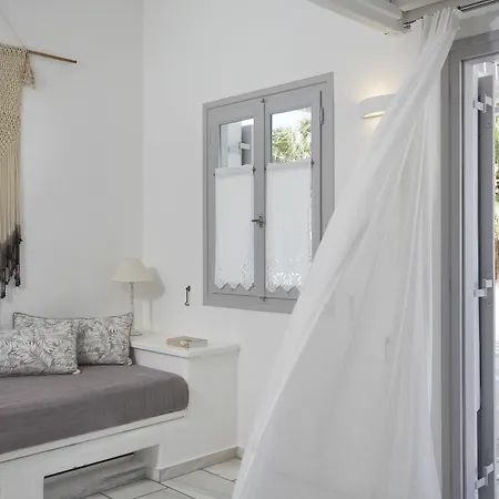 Mr And Mrs White Paros Hotel 4*