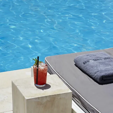 Hotel Mr And Mrs White Paros