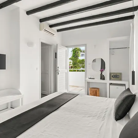 Mr And Mrs White Paros Hotel