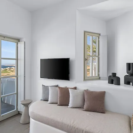 Mr And Mrs White Paros 4*