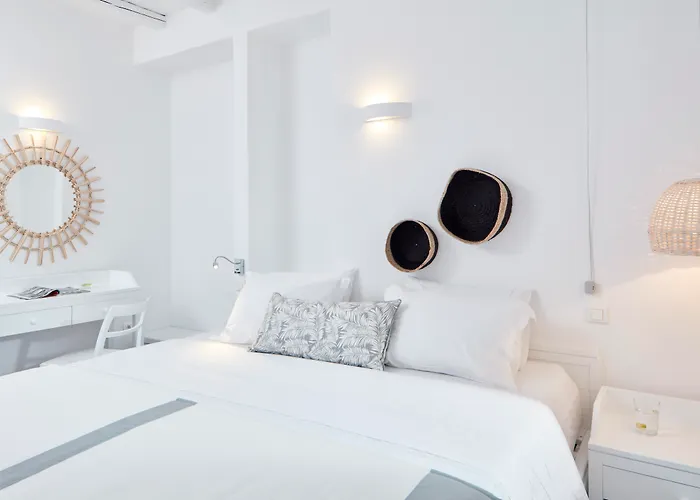 Mr And Mrs White Paros 4*