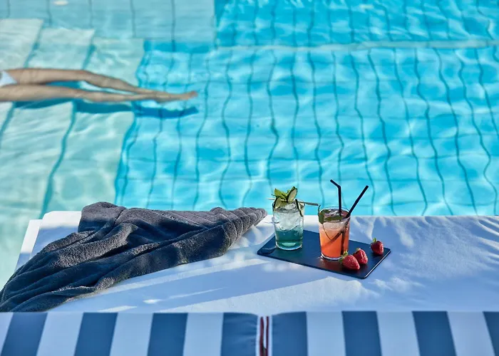 Mr And Mrs White Paros 酒店 4*