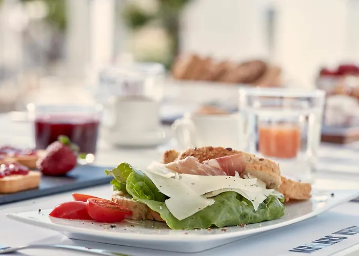 Hotel Mr And Mrs White Paros 4*