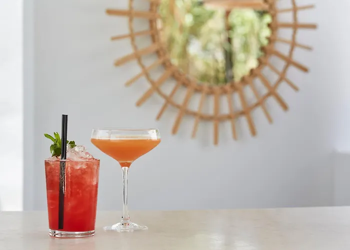 Mr And Mrs White Paros Naoussa