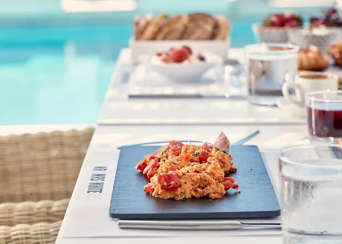 Mr And Mrs White Paros 纳乌萨