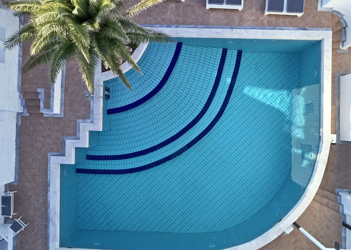 Mr And Mrs White Paros 酒店