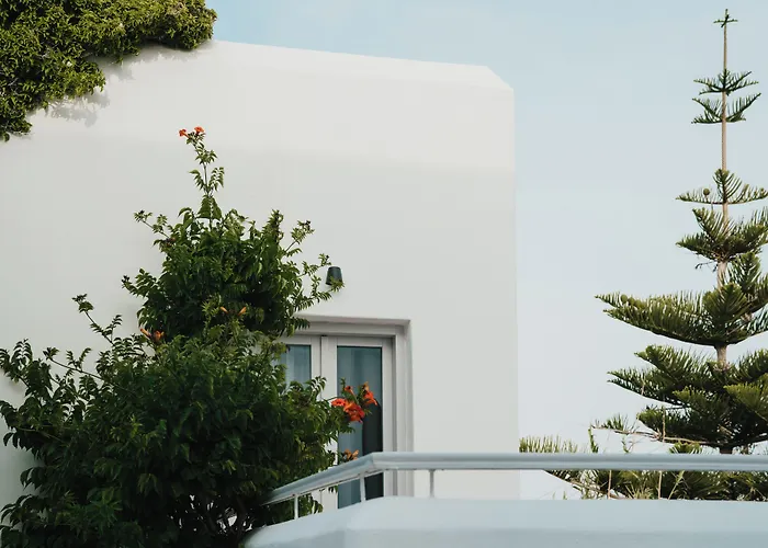 Mr And Mrs White Paros