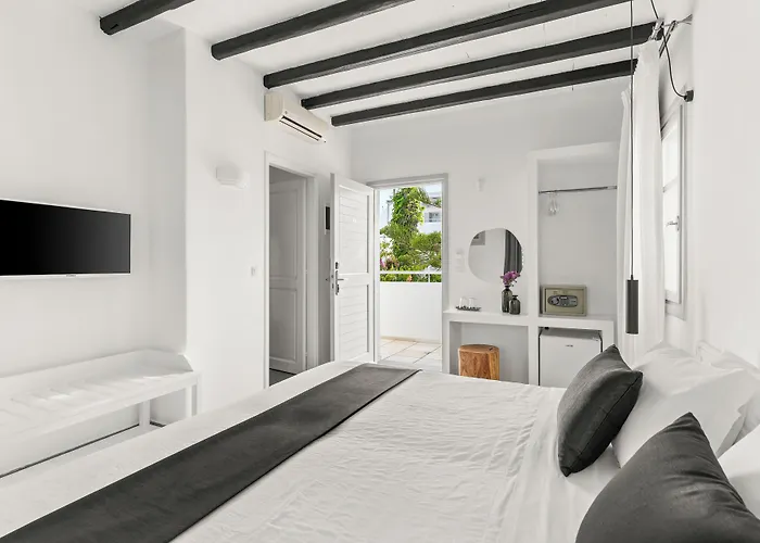 Mr And Mrs White Paros 酒店